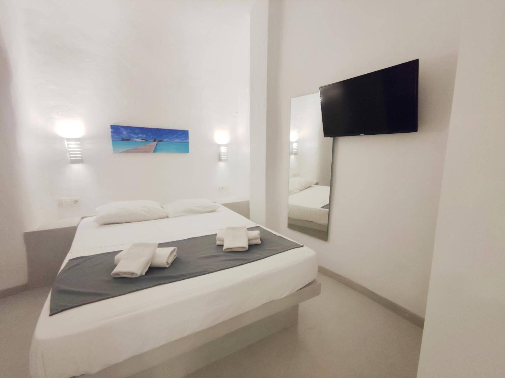 Low Cost Fira Center Rooms Ngoại thất bức ảnh