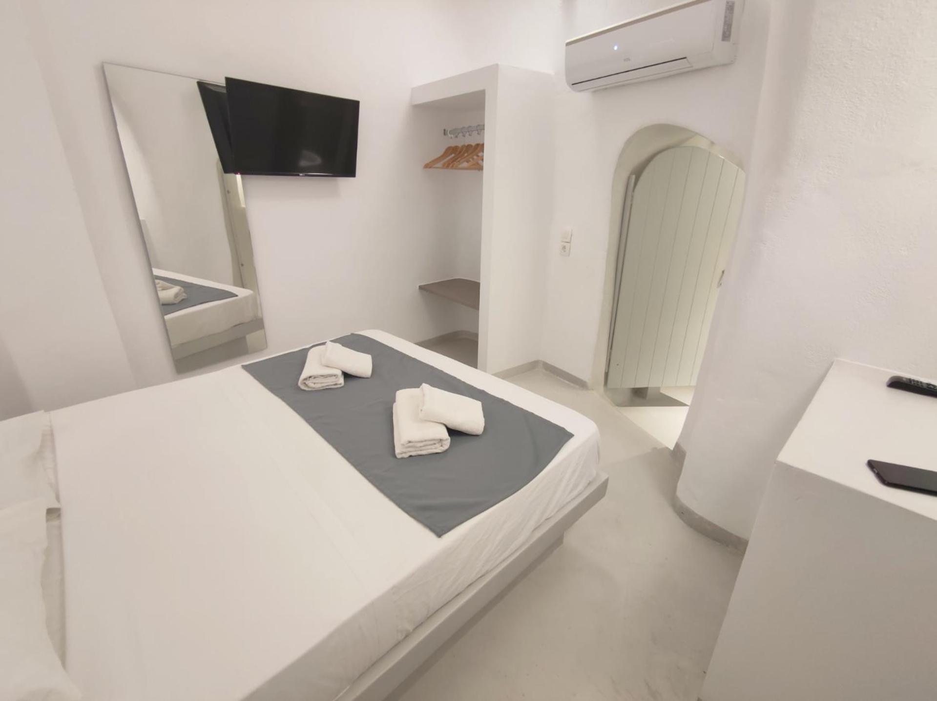 Low Cost Fira Center Rooms Ngoại thất bức ảnh